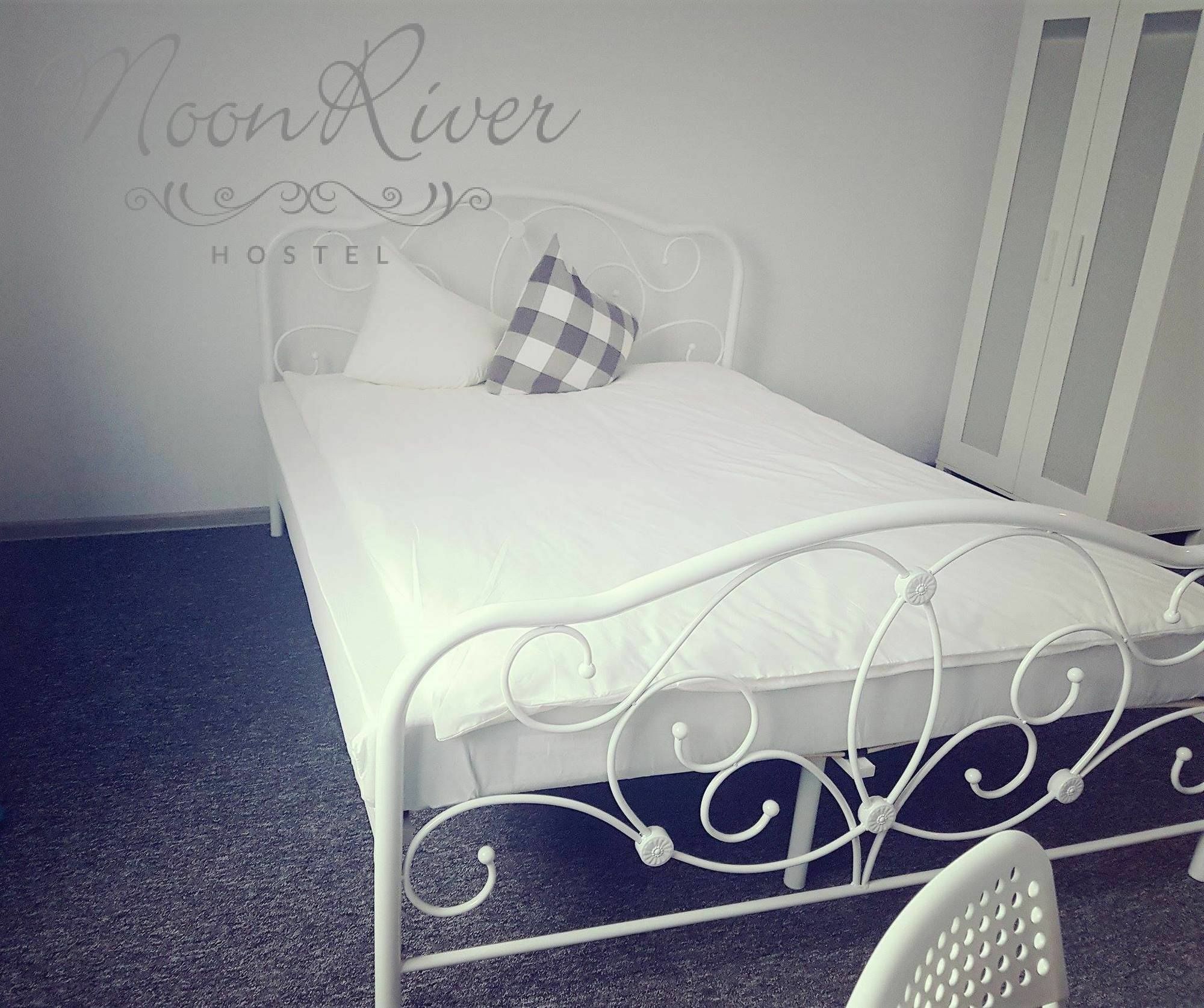 Moonriver Inn Варшава Экстерьер фото