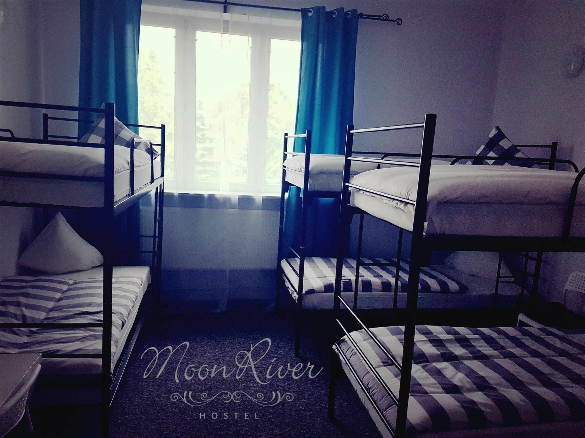 Moonriver Inn Варшава Экстерьер фото